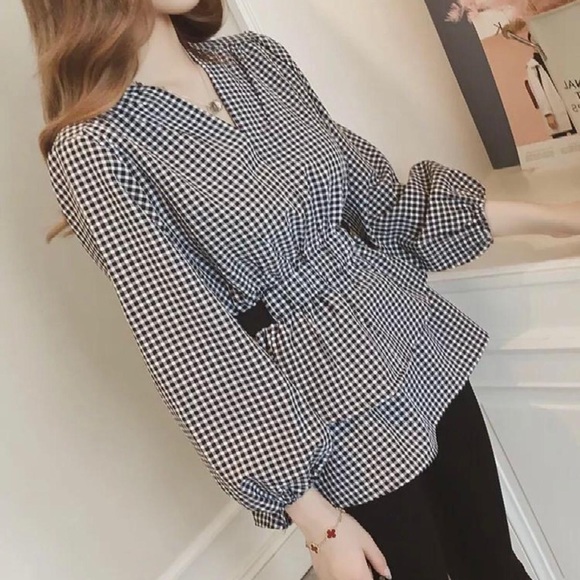 Women’s tops. L/M/S.$30 to $40 each. - Picture 9 of 12